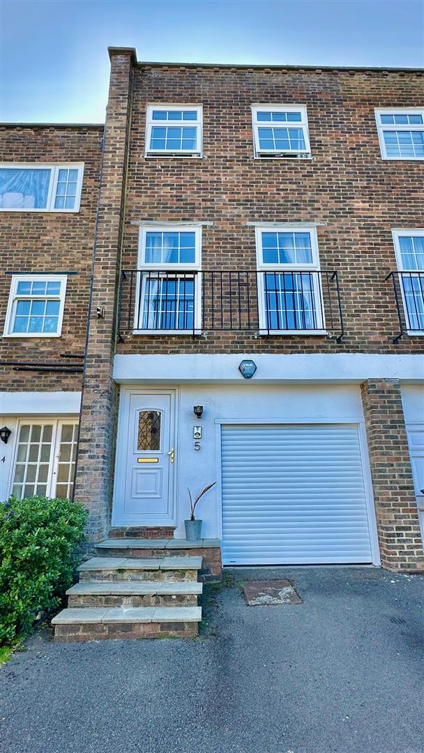 Michele Close, St. Leonards-On-Sea
